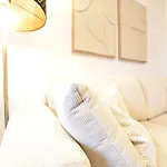 아파트 Cosy New In Calm Area Near
