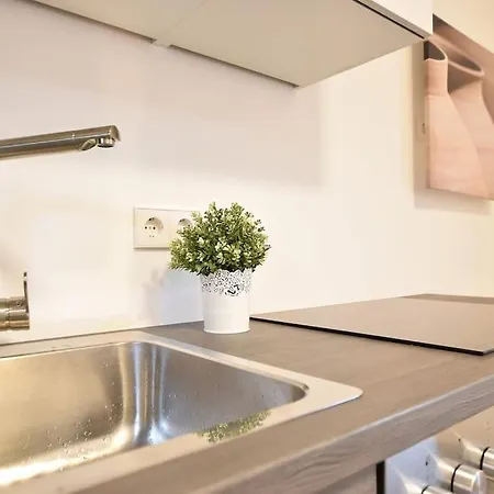 Cosy New In Calm Area Near